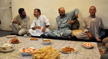 Uroczysta kolacja na zakończenie Ramadanu. (Fot. Andrzej Budnik)