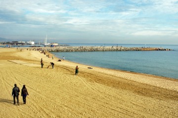 Plaża w Barcelonie w grudniowy dzień (Fot. Ewa Serwicka)