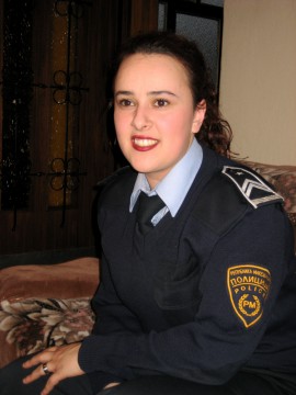 Portret kobiety policjantki uwieczniony w ramach projektu The Empowerment of Women odbywającego się w Macedonii. (Fot. Ola Hrycyna)