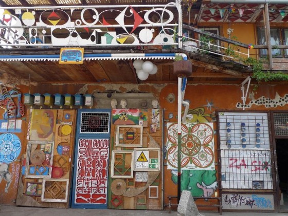 Metelkova to punkt nie do pominięcia podczas odkrywania Lublany, stolicy Słowenii. (Fot. Jagoda Pietrzak)