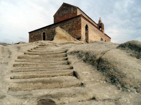 Turystyka w Gruzji - cerkiew w Upliscyche
