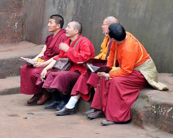 Buddyjscy mnisi z chińskiego Leshan