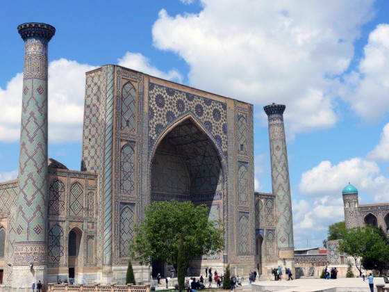 Registan w centrum Samarkandy w Uzbekistanie